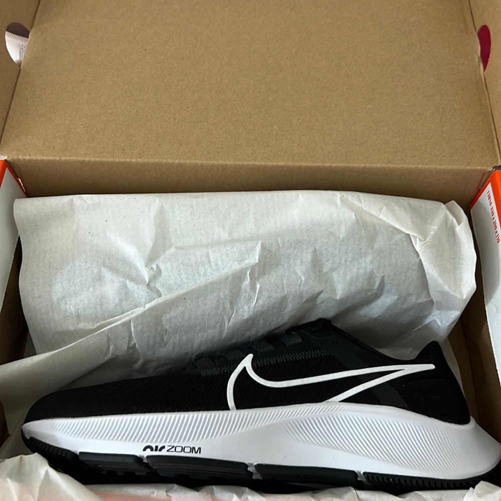 Black Nike Pegasus 38 size 8.5